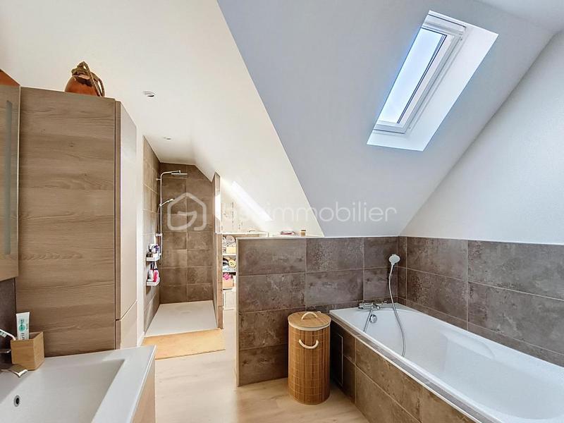 Maison - 101 m² - 4 pièces