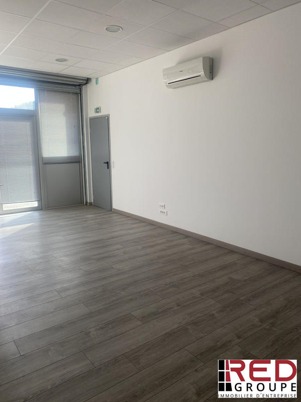 Local d'activités - 118 m²