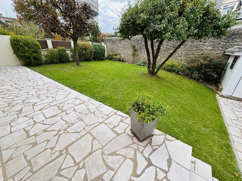 Maison - 151 m² - 7 pièces