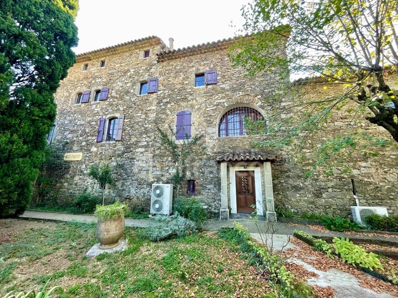 Mas - 500 m² - 11 pièces