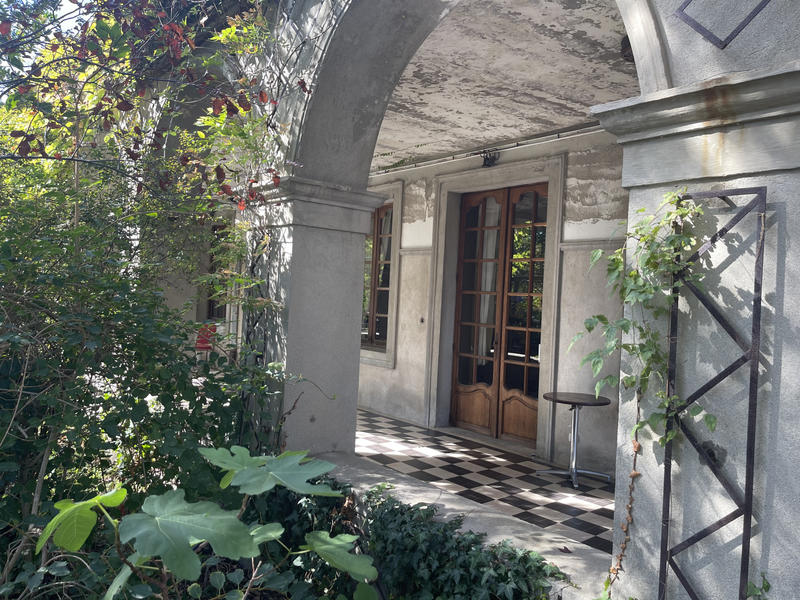 Propriété - 900 m² - 14 pièces