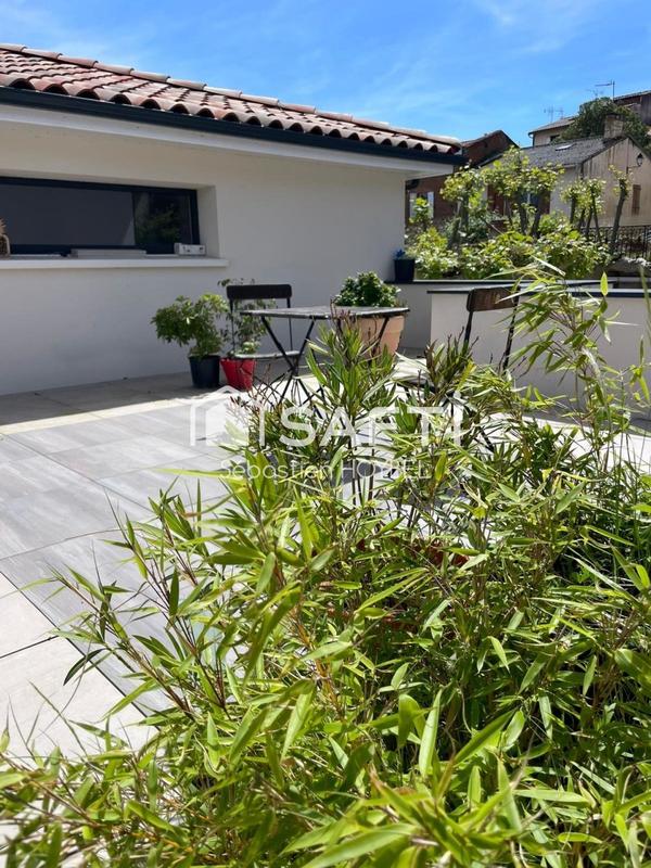 Maison - 204 m² - 5 pièces