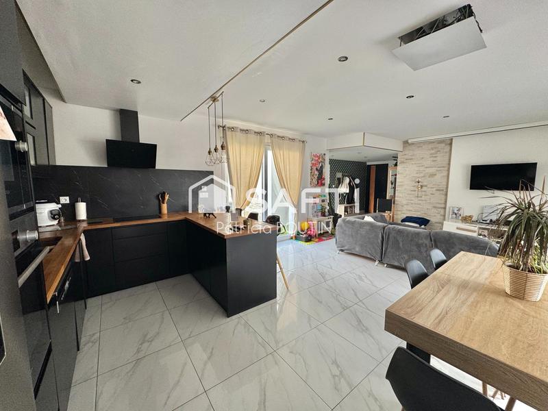 Maison - 121 m² - 5 pièces