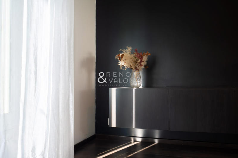 Maison - 168 m² - 9 pièces