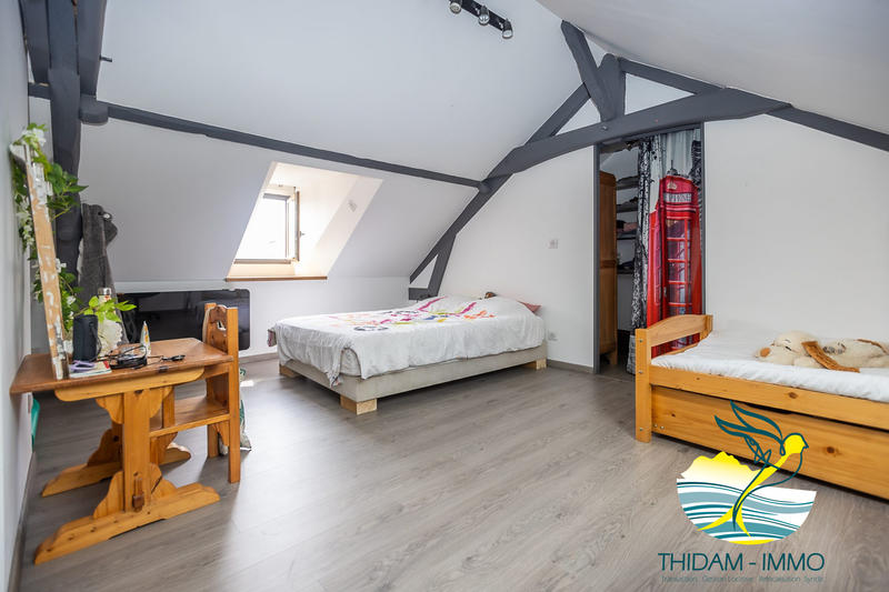 Loft - 142 m² - 5 pièces