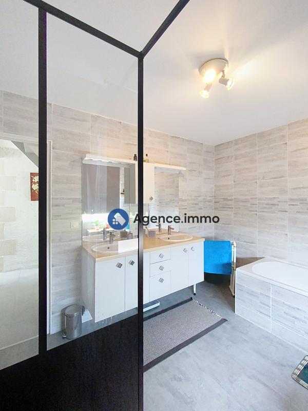 Maison traditionnelle - 106 m² - 7 pièces