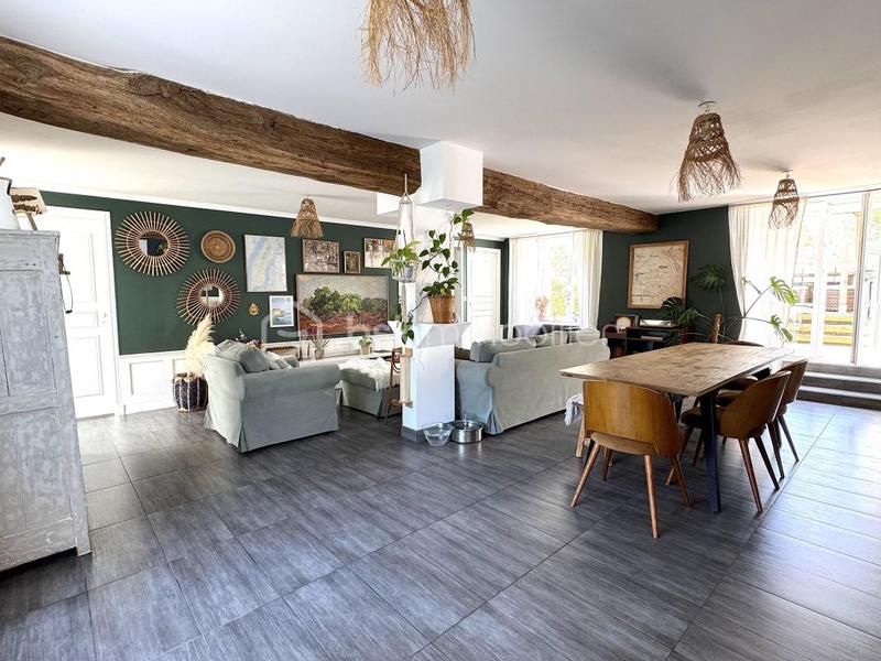 Maison en pierre - 240 m² - 8 pièces