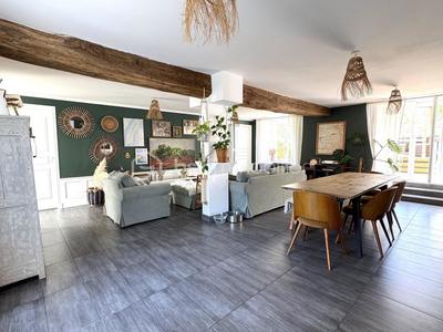 Maison en pierre - 240 m² - 8 pièces