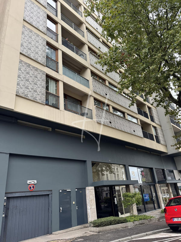 Parking / Garage - 10 m²