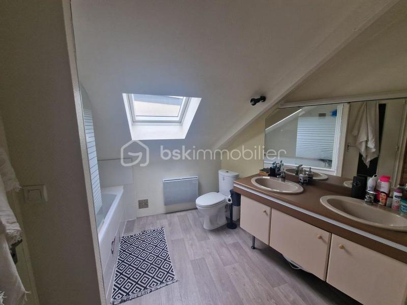 Maison - 271 m² - 9 pièces