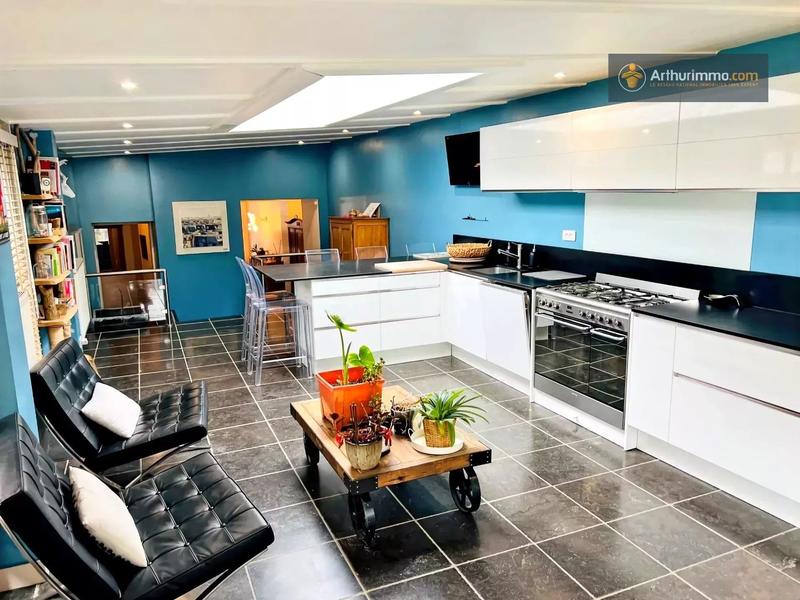 Maison - 181 m² - 7 pièces