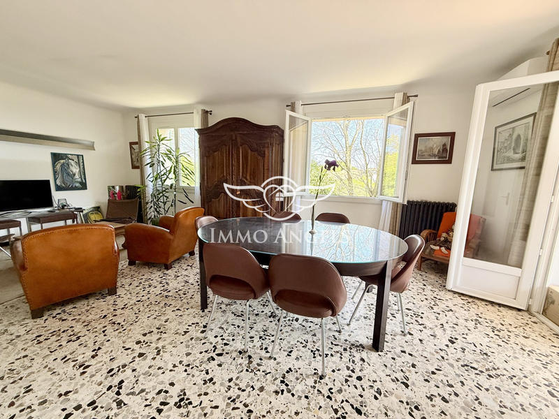 Appartement - 98 m² - 4 pièces