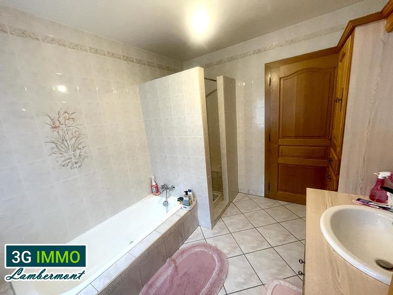 Maison - 195 m² - 9 pièces