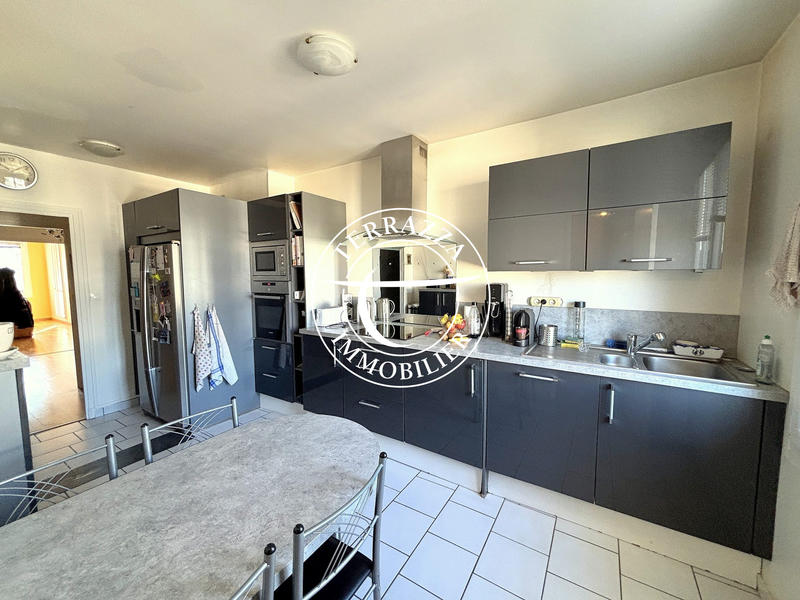 Duplex - 207 m² - 9 pièces