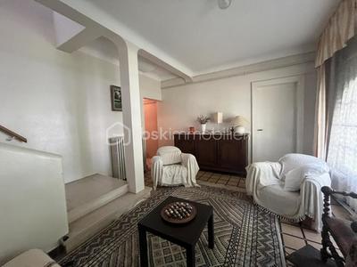 Propriété - 207 m² - 8 pièces