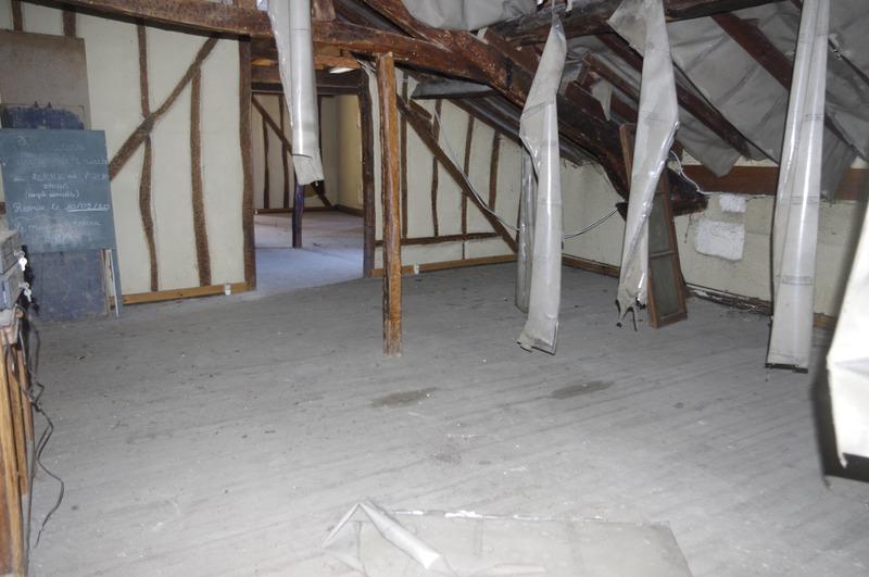 Local commercial - 300 m² - 4 pièces