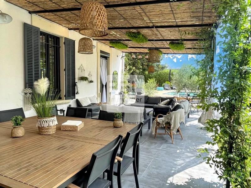 Maison de maîtres - 182 m² - 6 pièces