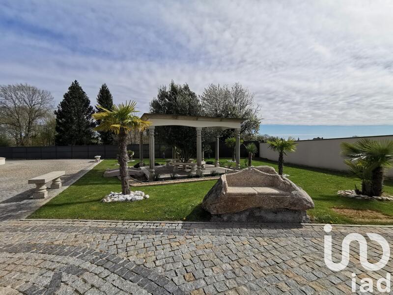 Maison - 210 m² - 7 pièces