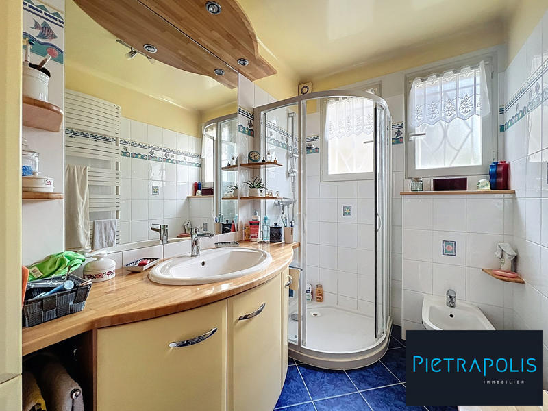 Maison - 196 m² - 7 pièces