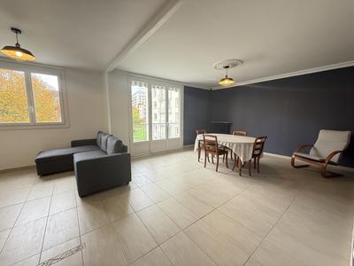 Appartement - 79 m² - 4 pièces