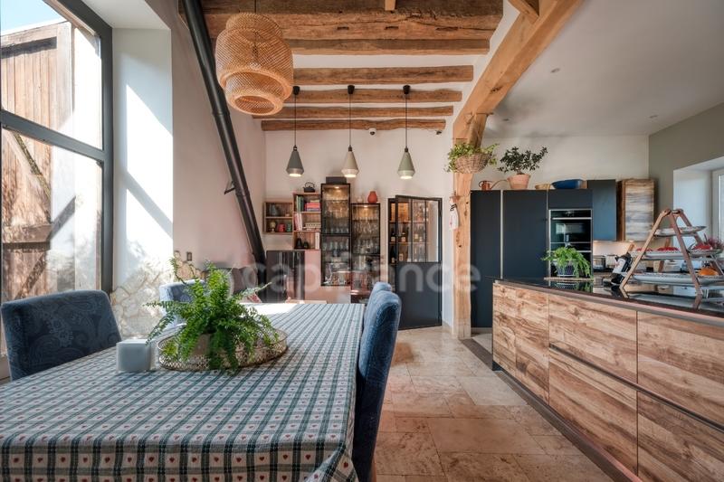 Maison - 215 m² - 9 pièces