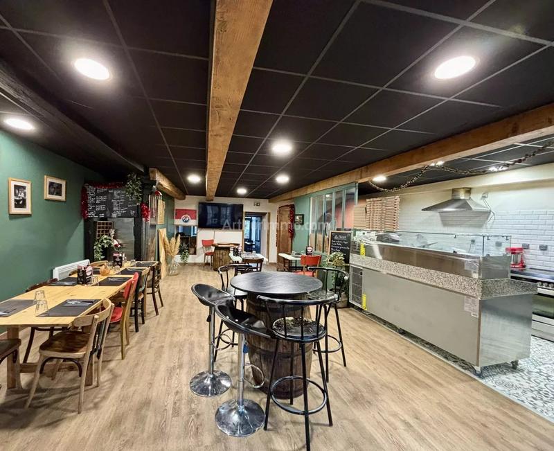 Magasins - 180 m² - 5 pièces