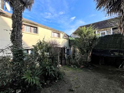 Maison jumelée - 80 m² - 4 pièces