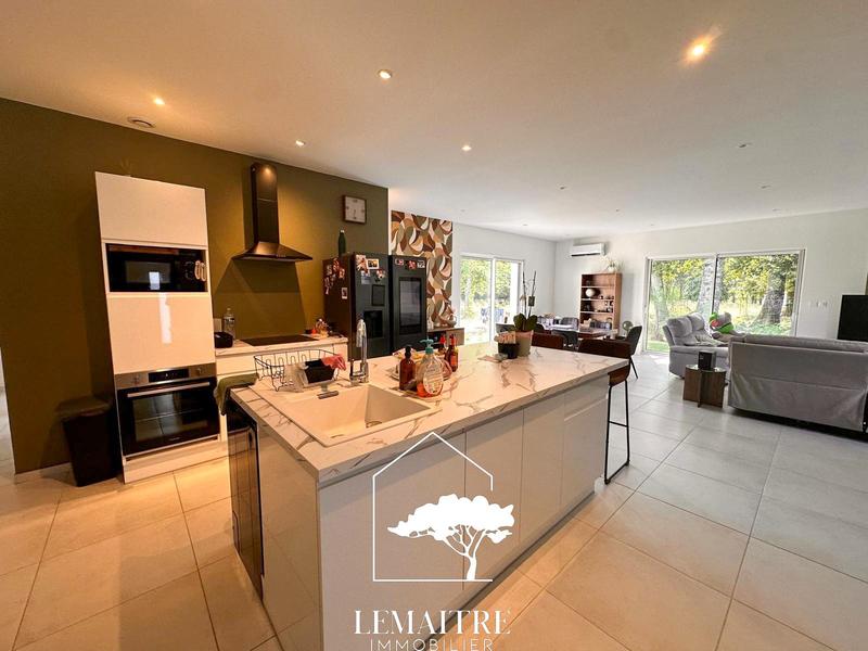 Maison - 110 m² - 4 pièces