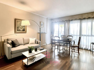 Appartement - 90 m² - 4 pièces