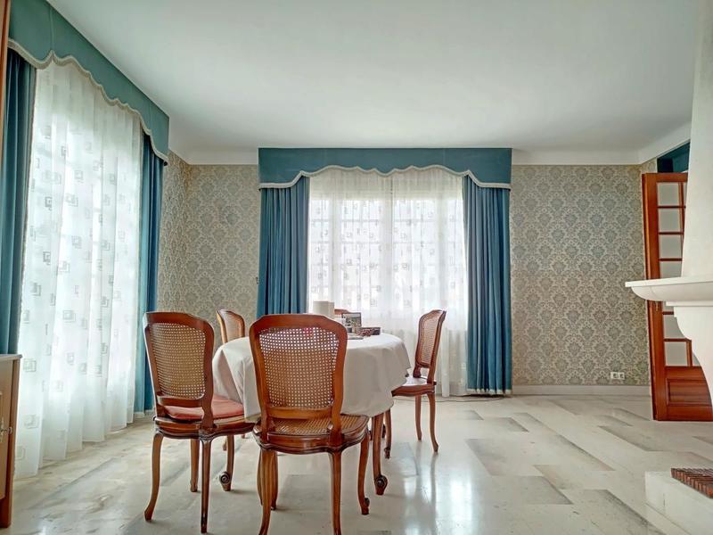 Maison - 136 m² - 5 pièces