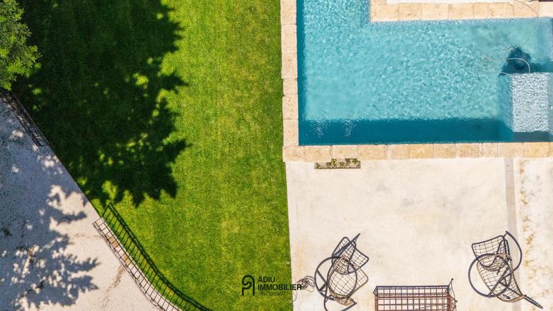 Mas - 230 m² - 7 pièces