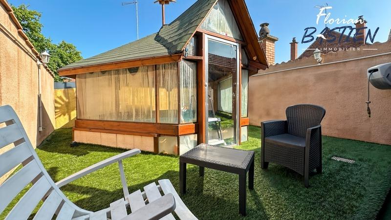 Maison - 327 m² - 15 pièces