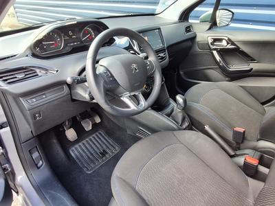 Peugeot 208 Puretech 82 Ch Signature