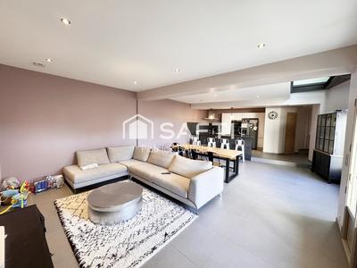 Maison - 225 m² - 8 pièces