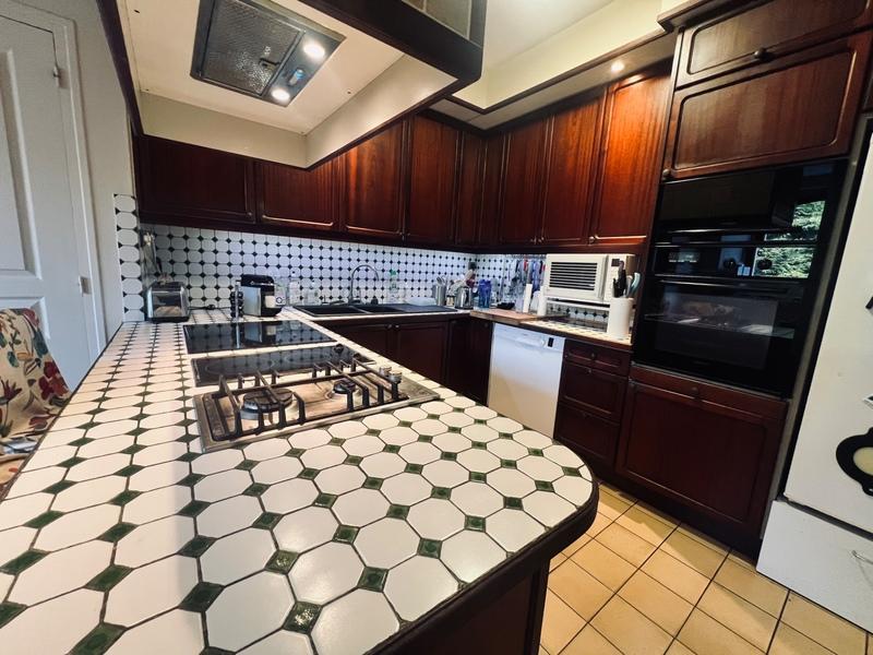 Propriété - 310 m² - 10 pièces