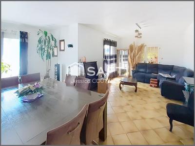 Maison - 161 m² - 8 pièces