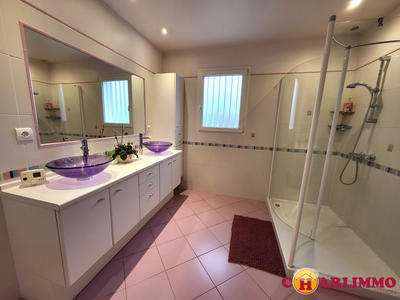 Maison traditionnelle - 208 m² - 5 pièces