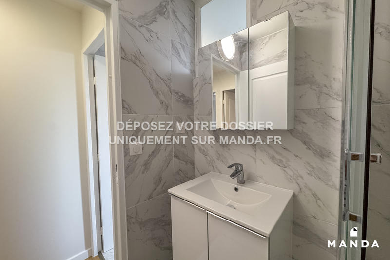 Chambre - 9 m² - 6 pièces