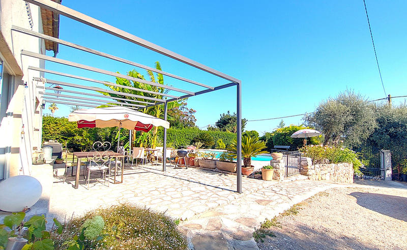 Villa - 210 m² - 8 pièces