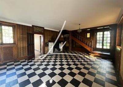 Maison - 190 m² - 10 pièces