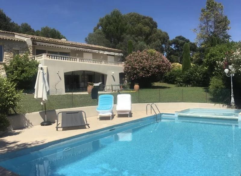 Maison - 350 m² - 8 pièces