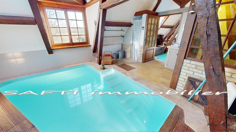 Maison - 235 m² - 10 pièces