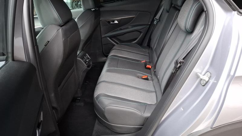 Peugeot 3008 II 1.6 Phev 180 E-Eat8 Allure Pack