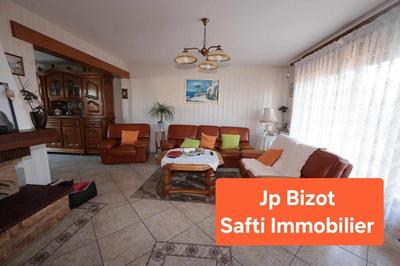 Maison - 177 m² - 7 pièces