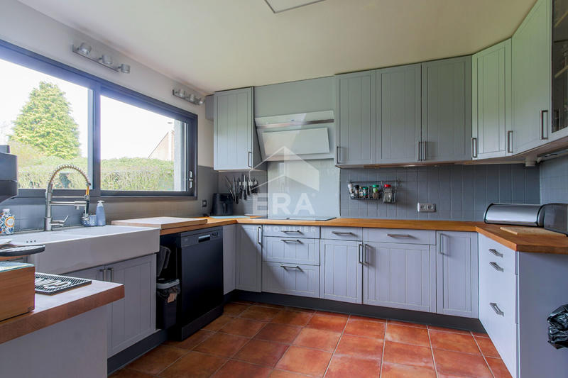 Maison - 161 m² - 8 pièces