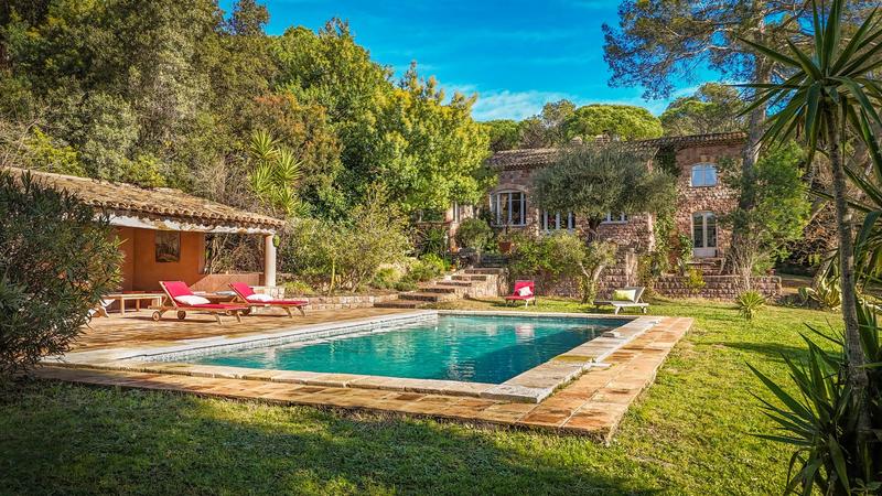 Maison ancienne - 300 m² - 8 pièces