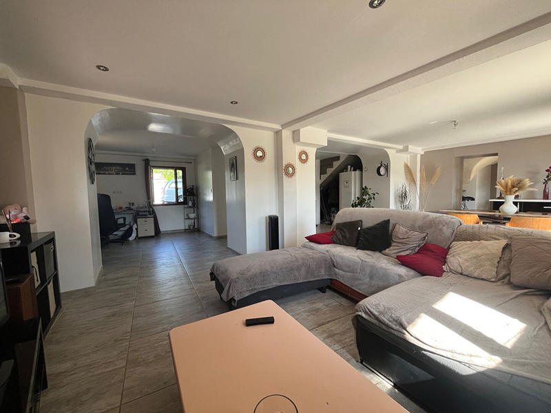 Maison - 300 m² - 5 pièces