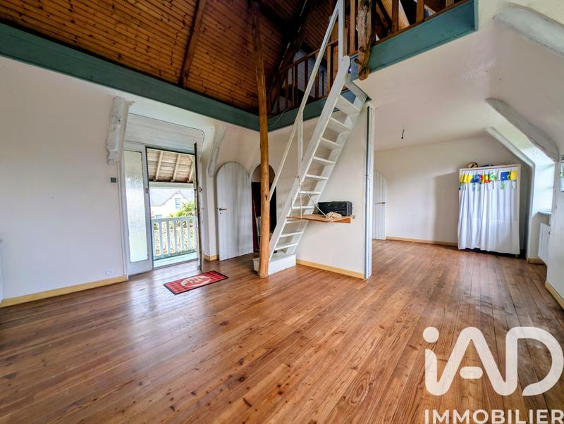 Maison - 270 m² - 8 pièces