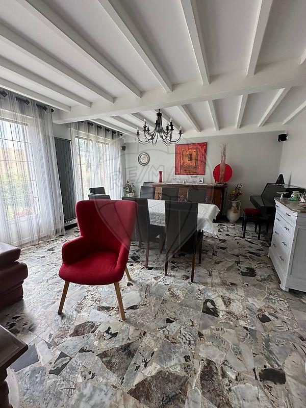 Maison - 174 m² - 6 pièces