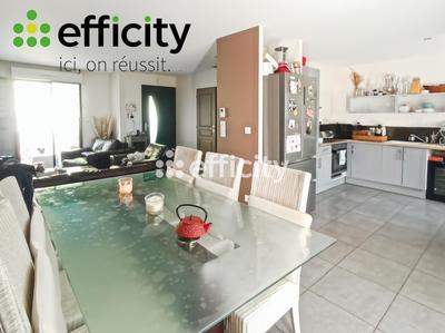 Maison - 232 m² - 12 pièces